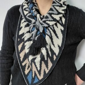 Écharpe en triangle.