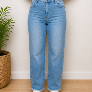 Nouveautés jeans 7/8 bas effiloché.