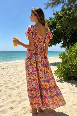 robe longue fleurie. robe longue fleurie.